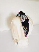 Load image into Gallery viewer, Black Dia De Los Muertos Knotted Headband
